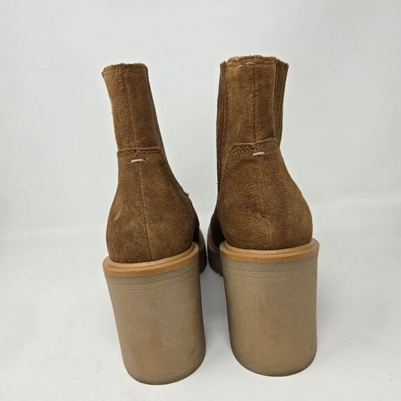 DOLCE VITA Caster H2O Cheslea Lug-Sole Platform Booties Size 8.5 Caramel Suede - Picture 6 of 13